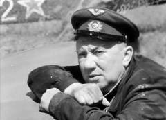 Алексей Смирнов (Фото: кадр из фильма «В бой идут одни "старики"», 1973, Киностудия имени А. Довженко, Первое творческое объединение)