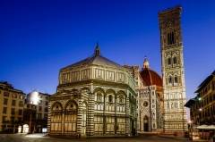 Начато строительство колокольни собора Санта-Мария-дель-Фьоре во Флоренции