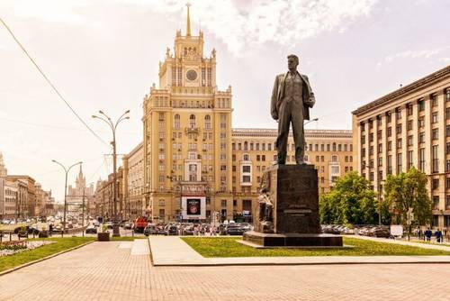 В Москве открыт памятник поэту Владимиру Маяковскому