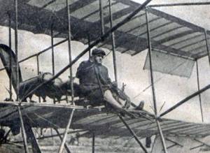 Сергей Уточкин на аэроплане (Фото из газеты «Киевская мысль» №14 за 1910 год, )