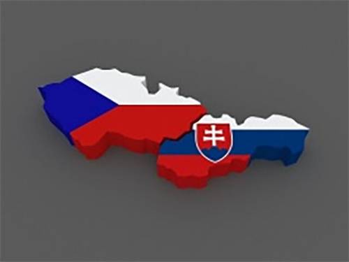 Произошел распад Чехословакии