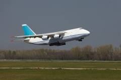 Совершил первый полет самолет Ан-124 «Руслан»
