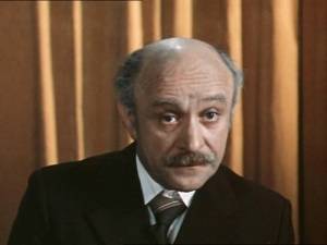 Ролан Антонович Быков (Фото: кадр из фильма «По семейным обстоятельствам», 1977)