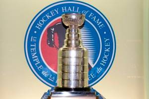 Учрежден приз для лучшей хоккейной команды — Кубок Стэнли