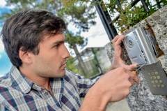 Экстренное вскрытие замков: кому звонить и как не переплатить