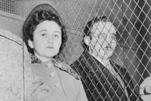 В США по обвинению в шпионаже в пользу СССР казнены супруги Розенберг
