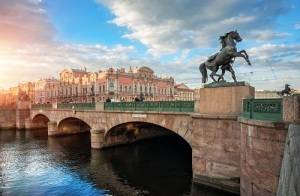В Петербурге после реставрации торжественно открыт Аничков мост