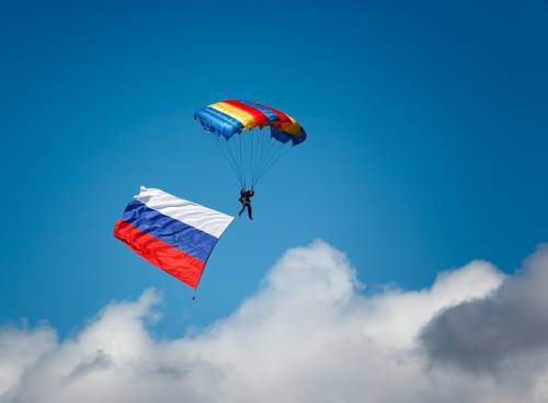 26 июля-День парашютиста в России