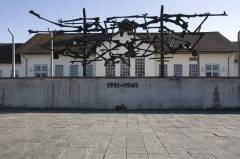 В Дахау начал действовать первый концентрационный лагерь в фашистской Германии