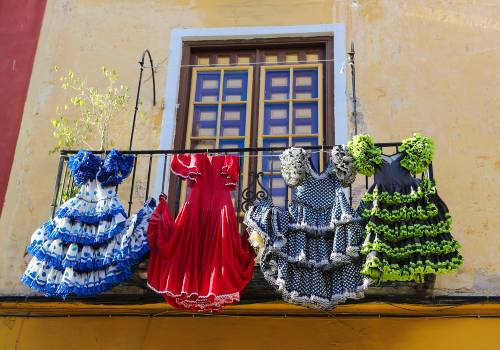 Даже платья танцуют фламенко на улицах Малаги