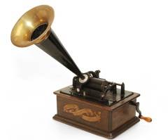 Начало эры аудиозаписи – Томас Эдисон получил патент на фонограф