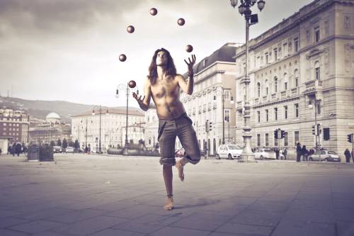 Сегодня Всемирный день жонглирования