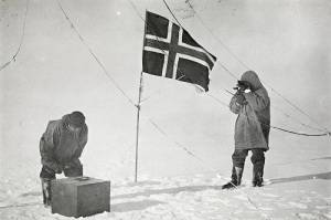 Руаль Амундсен достиг Южного полюса, на месяц опередив экспедицию Роберта Скотта