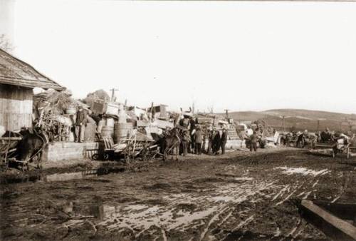 Начало выселения этнических украинцев из Польши на Украину