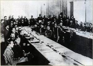 Подписан Брест-Литовский мирный договор, ознаменовавший выход России из Первой мировой войны