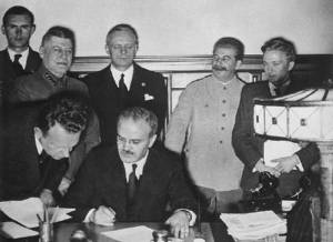 СССР и Германия подписали договор «О дружбе и границе»